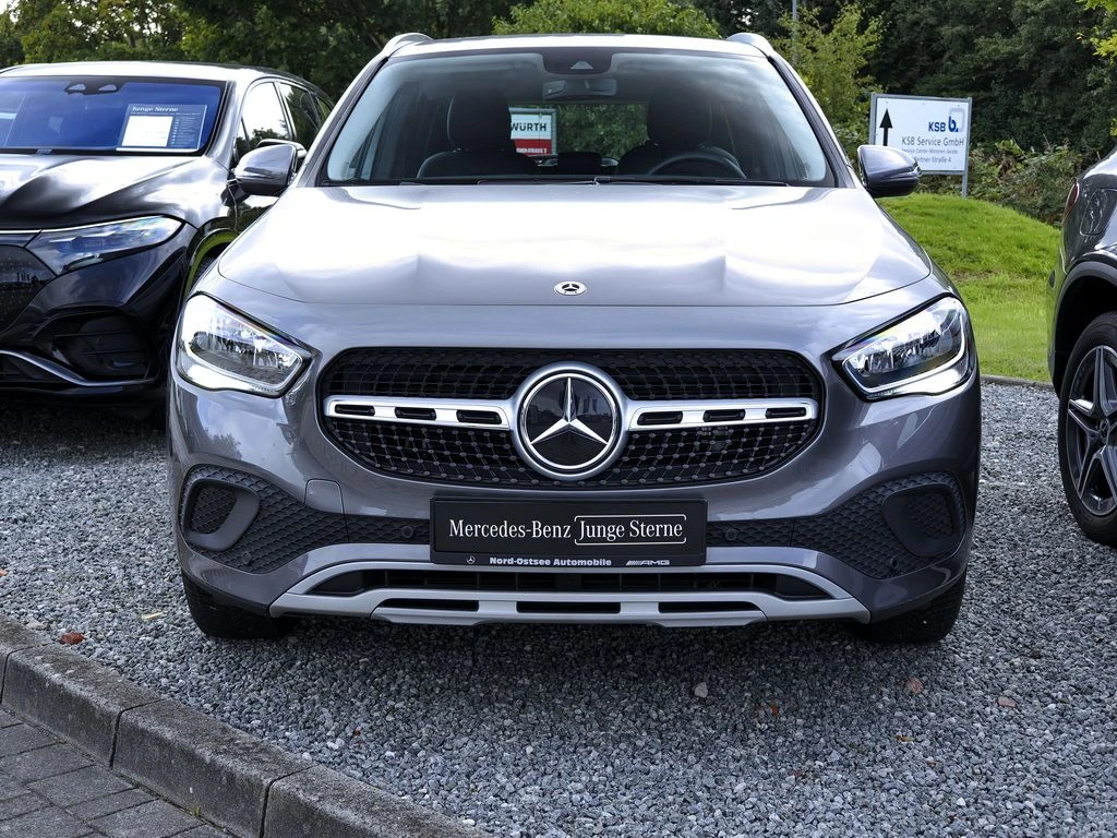 Mercedes-Benz-GLA 250 e-image-3