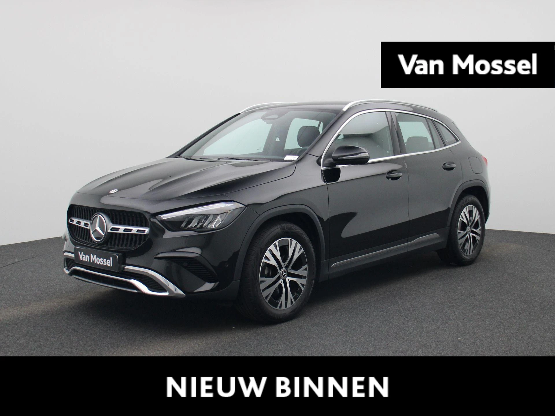 Mercedes-Benz-GLA-image-0