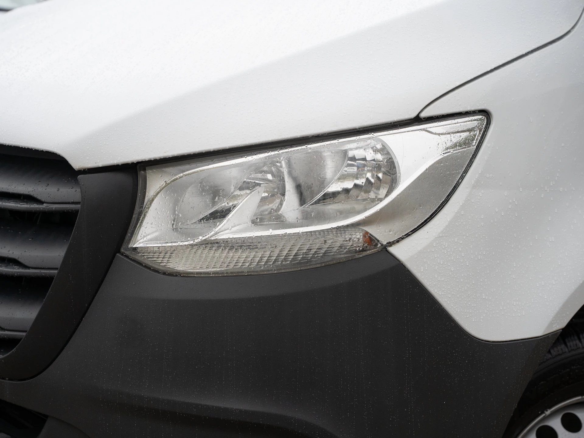 Mercedes-Benz-Sprinter-image-17