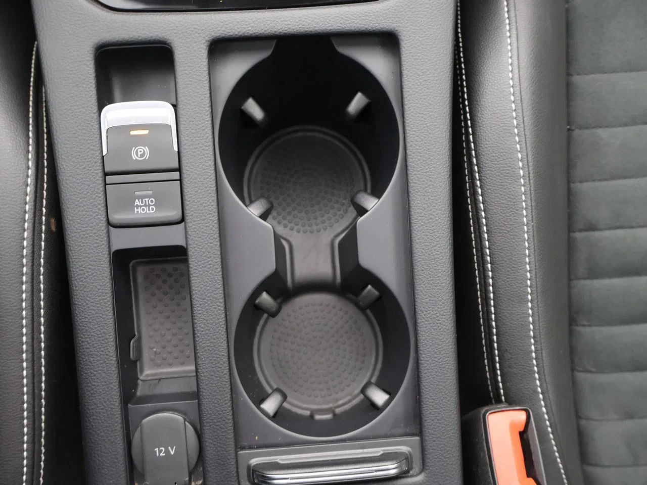 Volkswagen-Passat-image-22