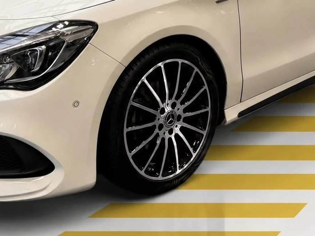 Mercedes-Benz-CLA 180-image-4