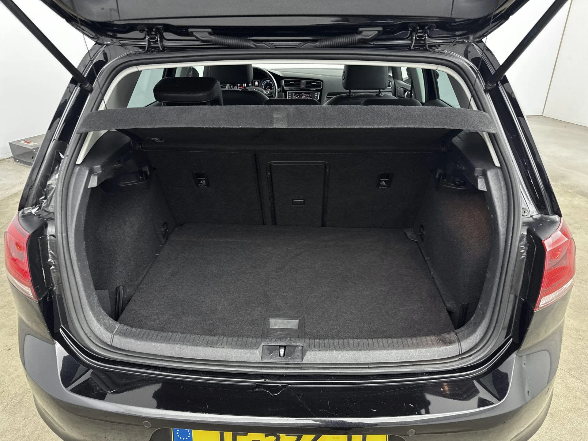 Volkswagen-Golf-image-15