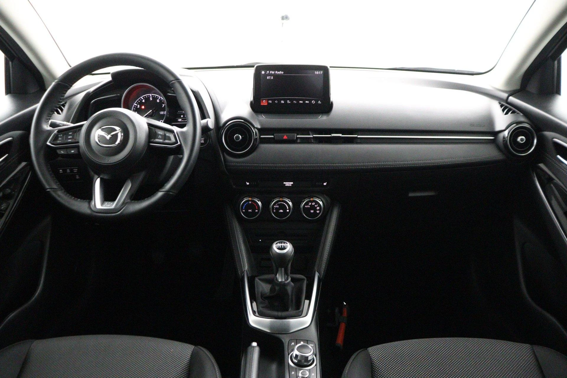 Mazda-2-image-8