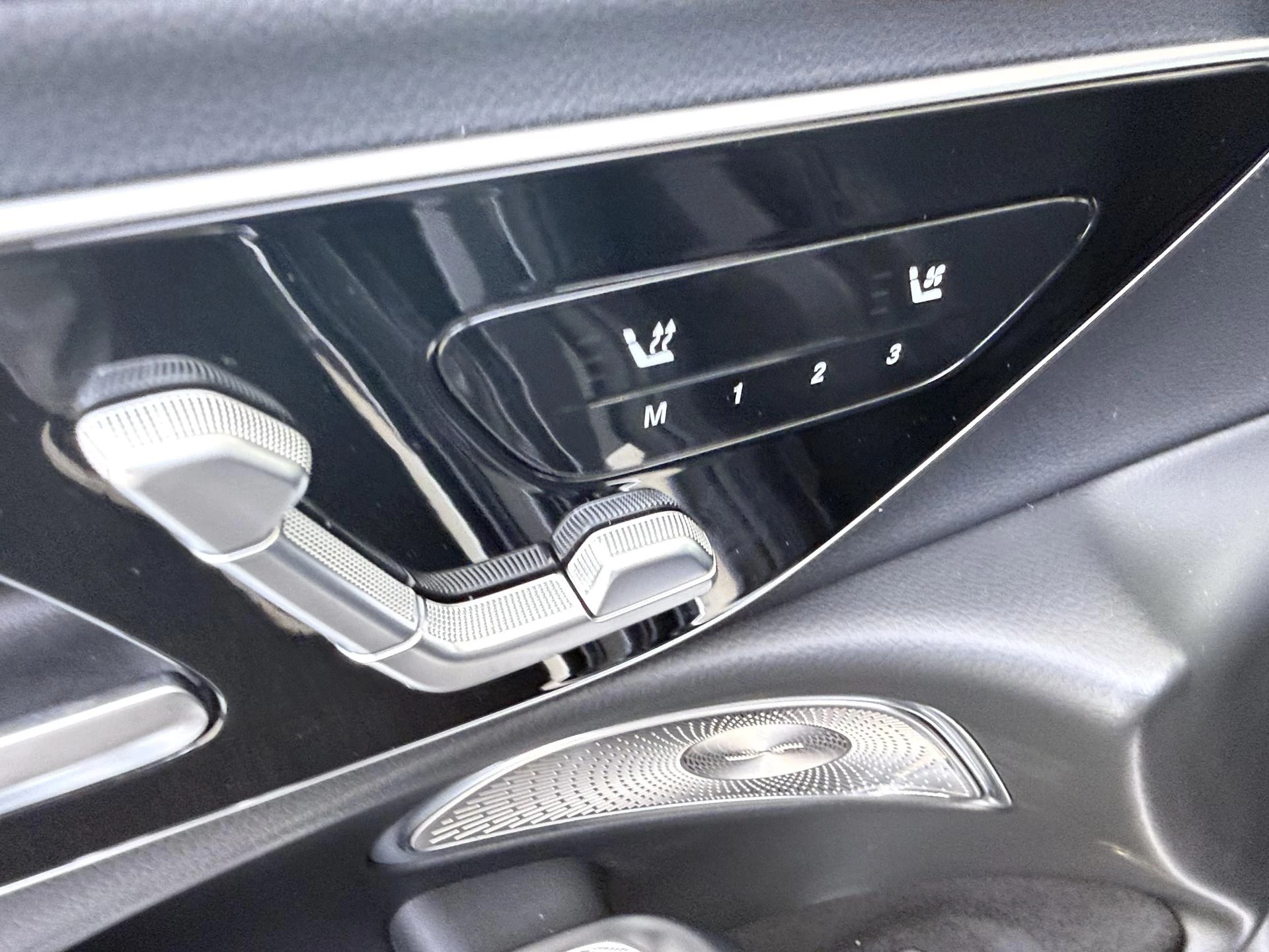 Mercedes-Benz-E-Klasse-image-24