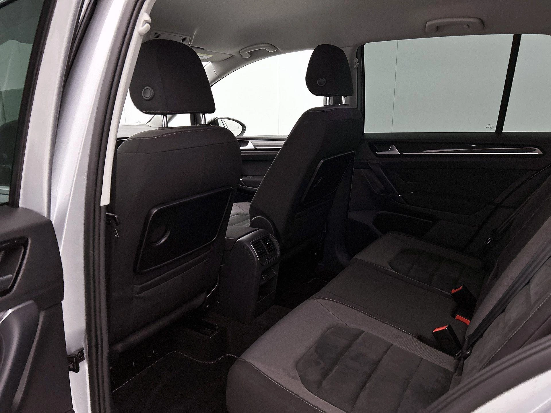 Volkswagen-Golf Sportsvan-image-25