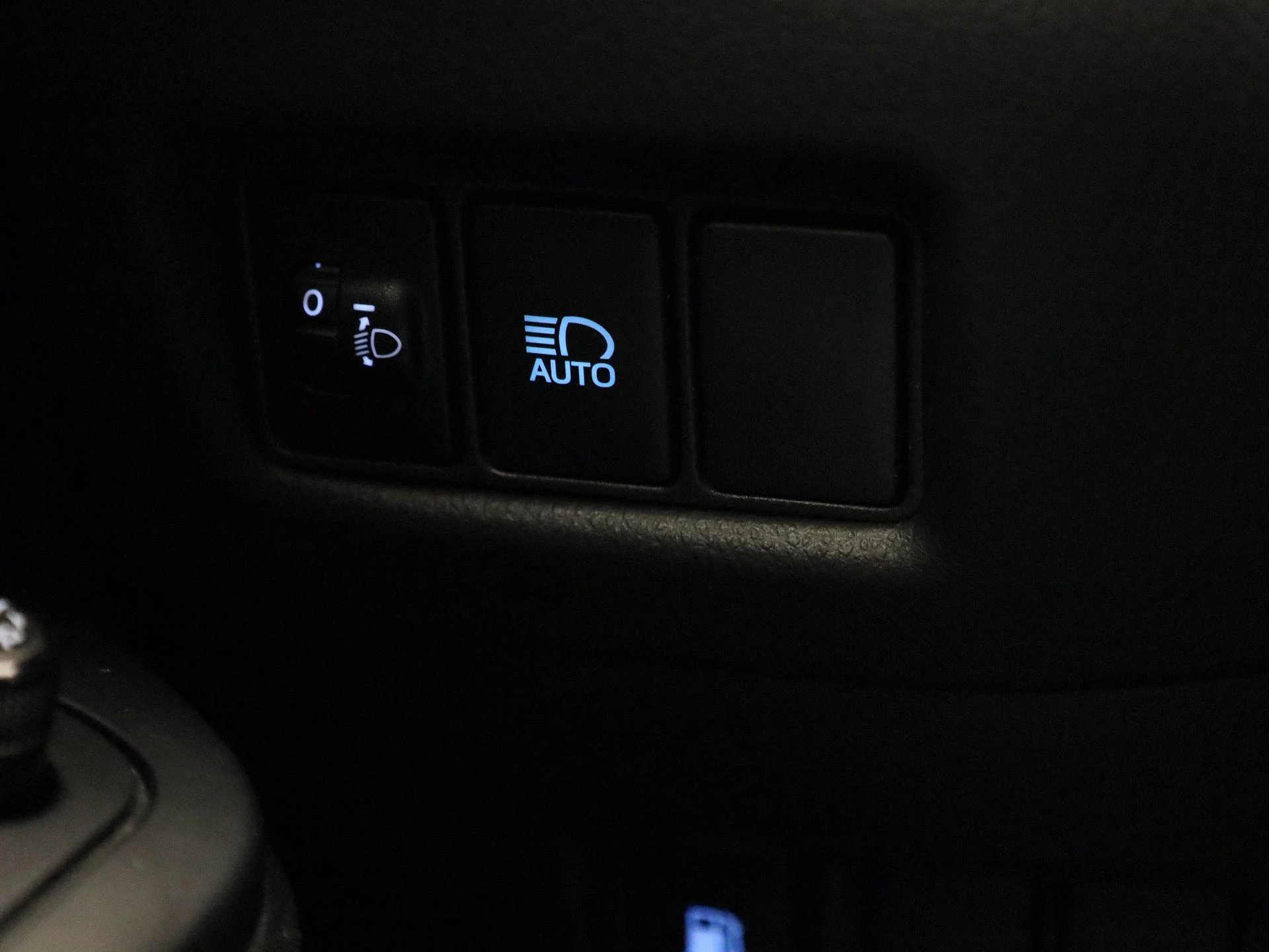 Toyota-C-HR-image-22