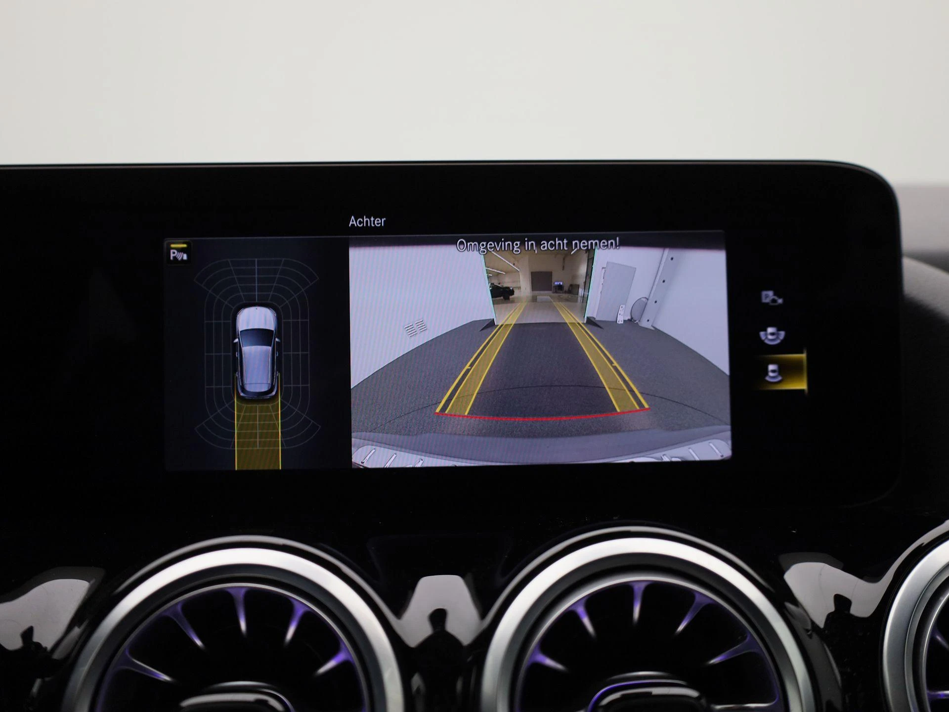 Mercedes-Benz-EQA-image-30