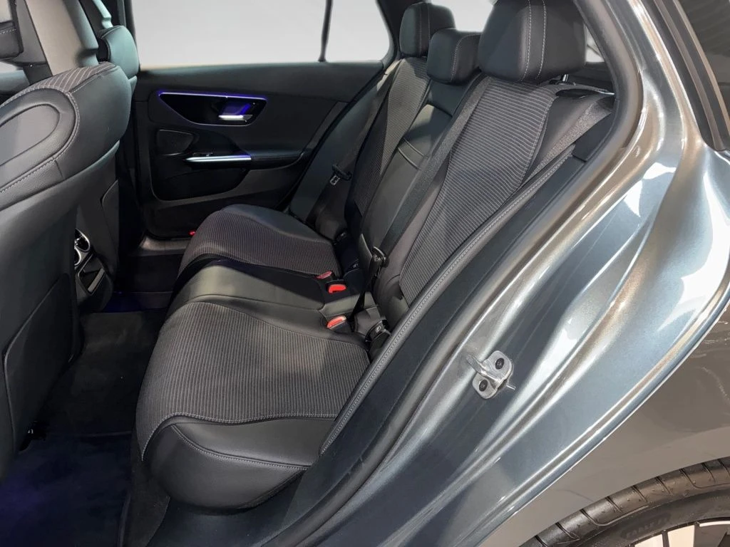 Mercedes-Benz-C-Klasse 200 d-image-9