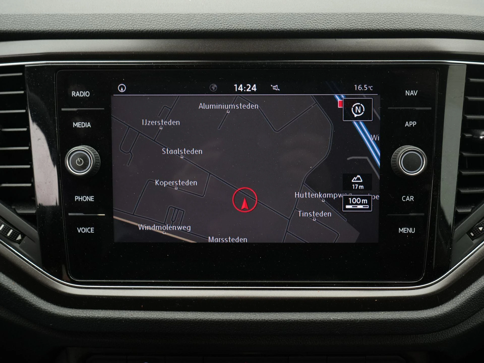 Volkswagen-T-Roc-image-11