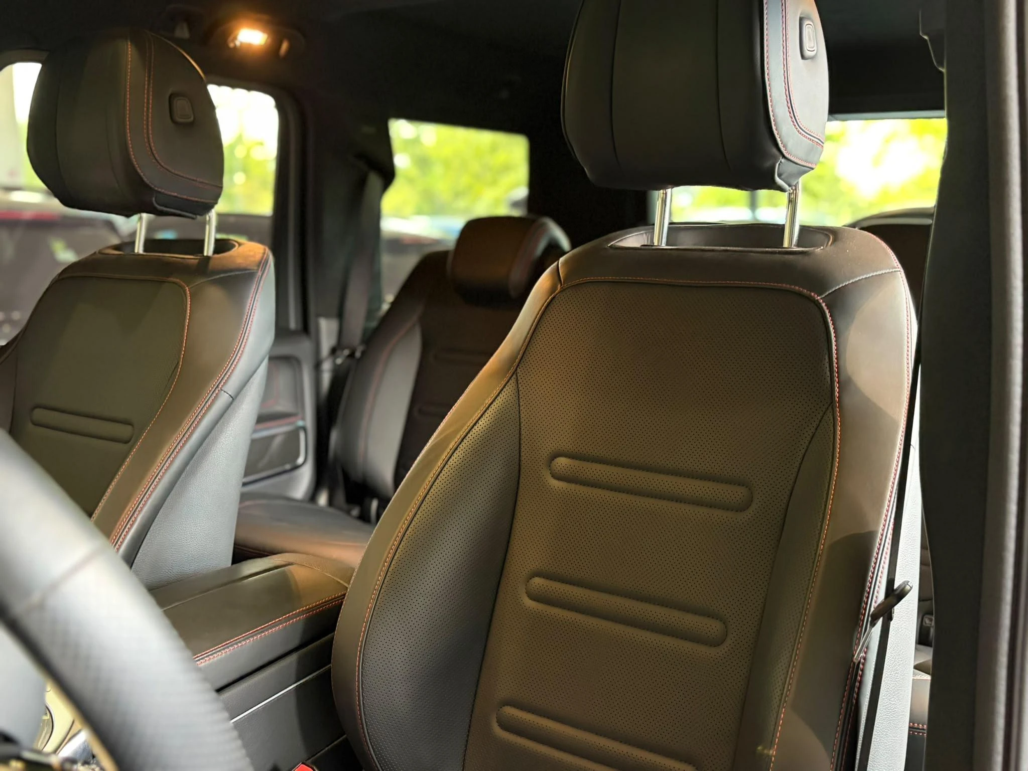 Mercedes-Benz-G-Klasse-image-26