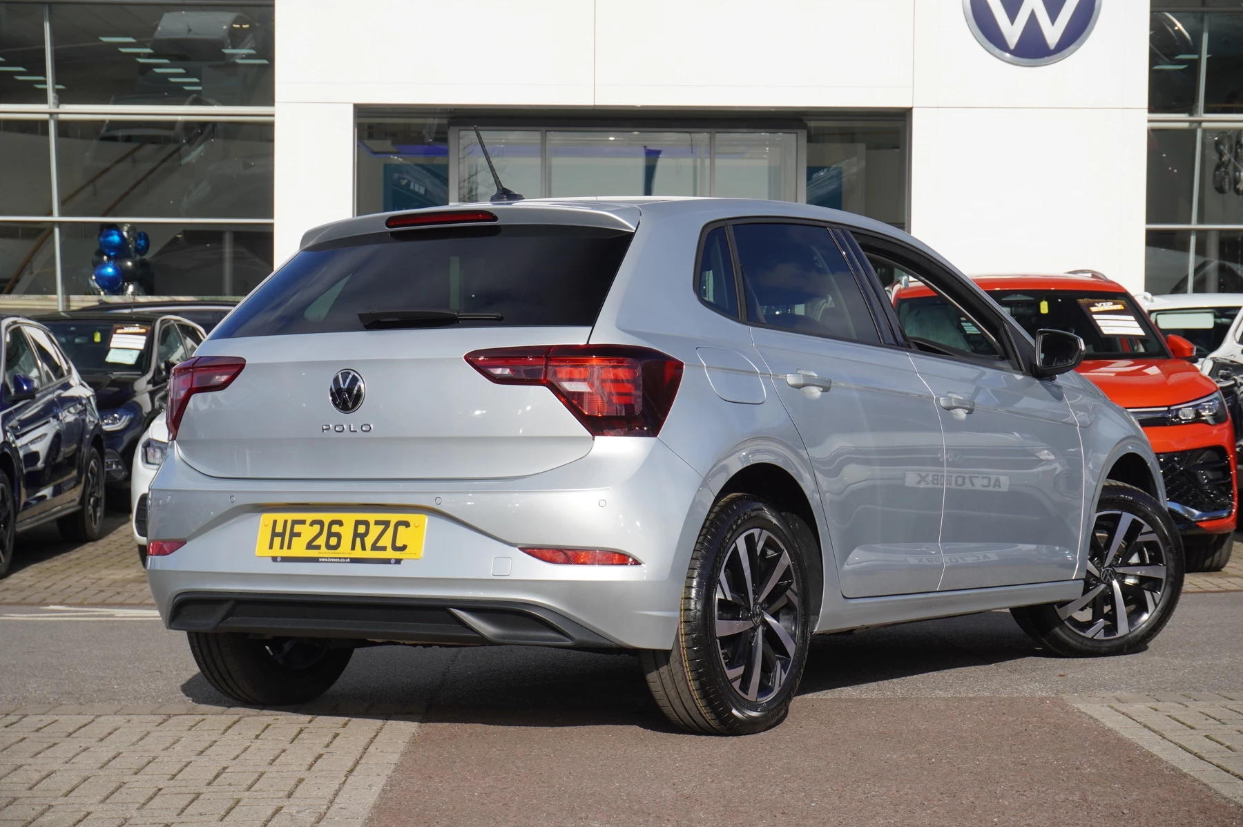 Volkswagen-Polo-image-12