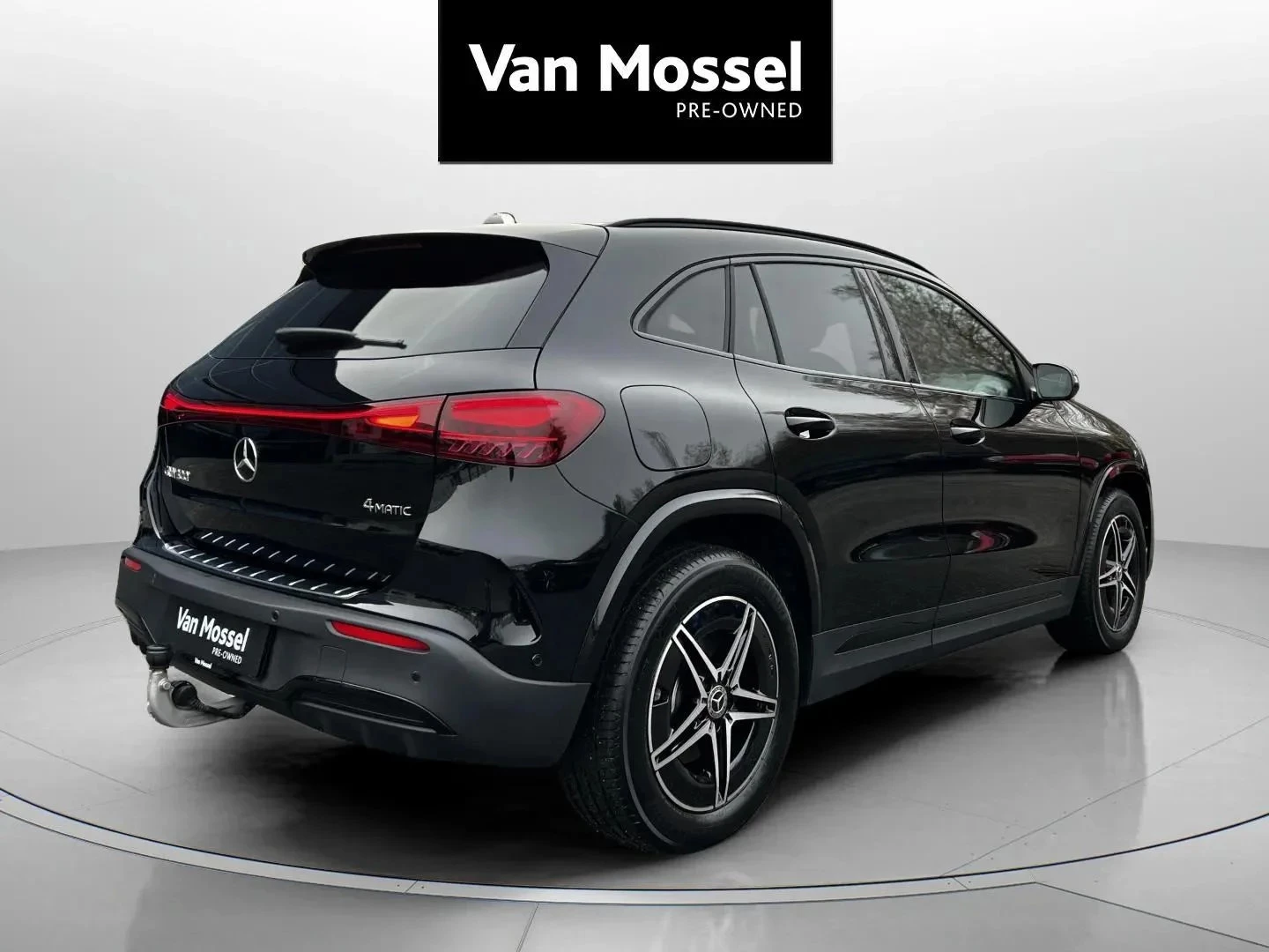 Mercedes-Benz-EQA-image-4