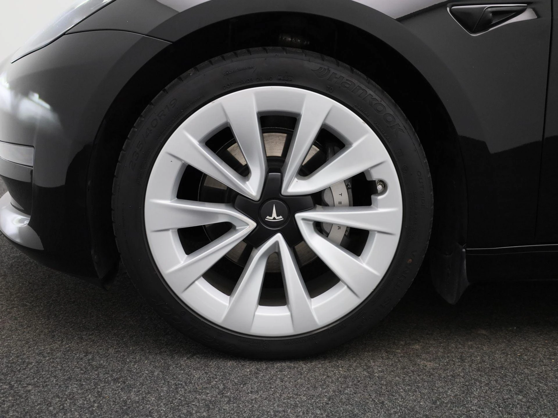 Tesla-Model 3-image-14