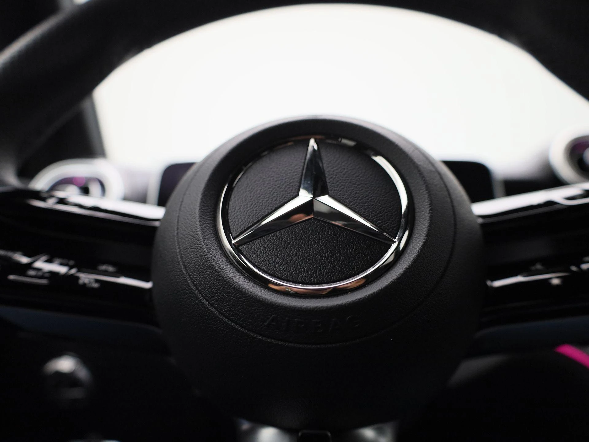 Mercedes-Benz-GLC-image-29