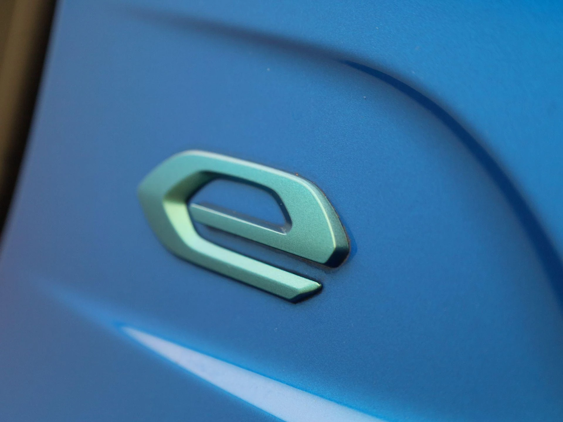 Peugeot-e-208-image-17