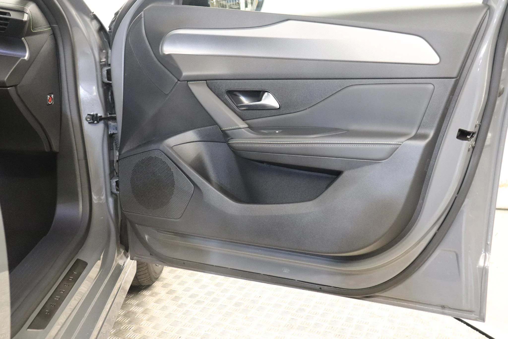 Peugeot-e-308-image-7