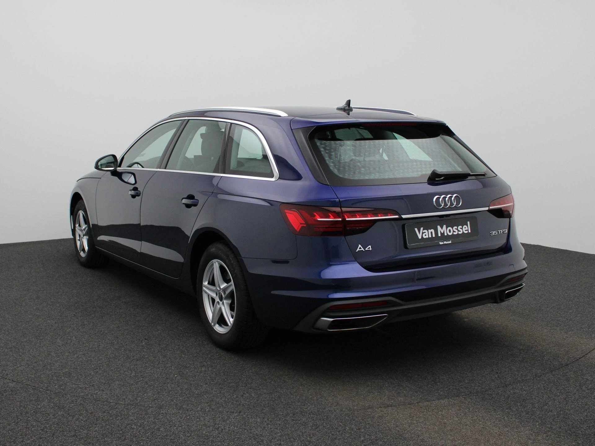 Audi-A4-image-2