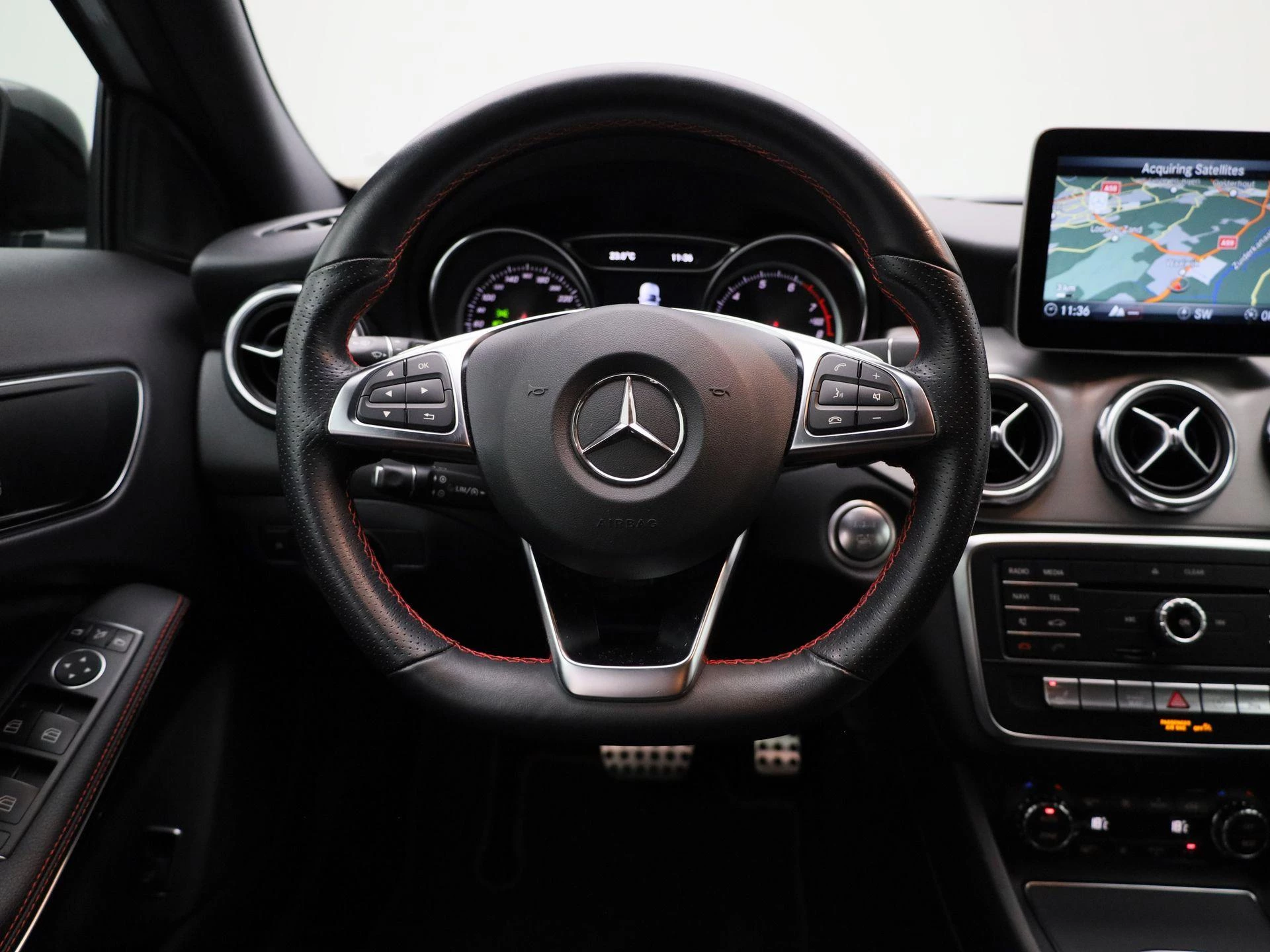 Mercedes-Benz-GLA-image-6