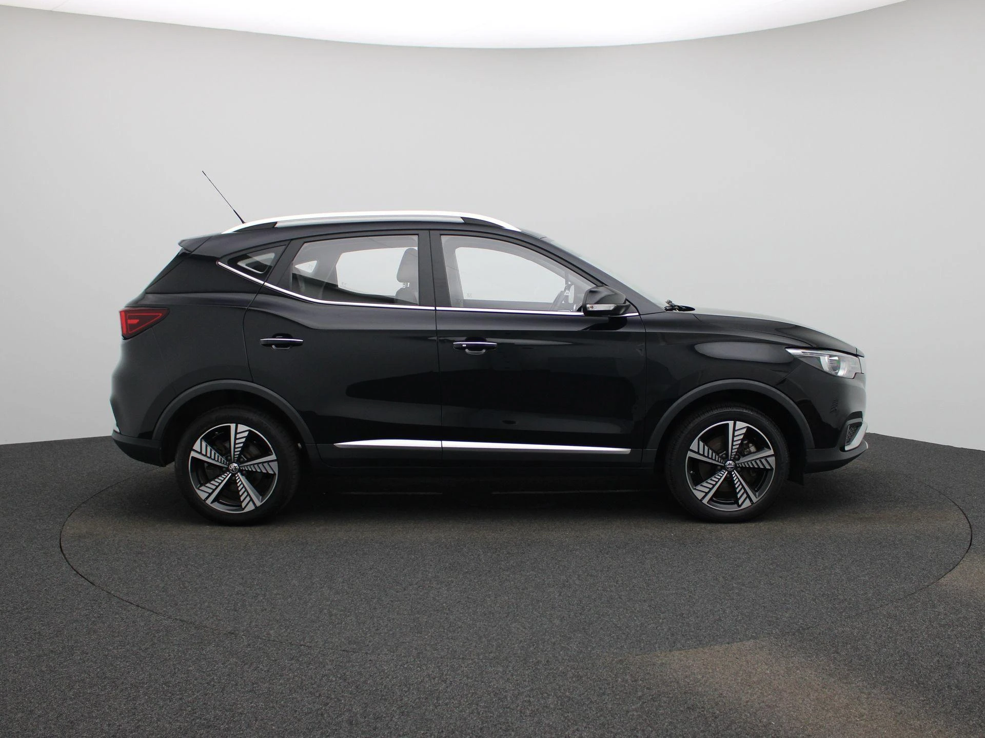 MG-ZS EV-image-2