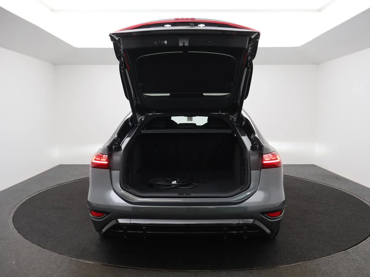Audi-A6 Sportback e-tron-image-35