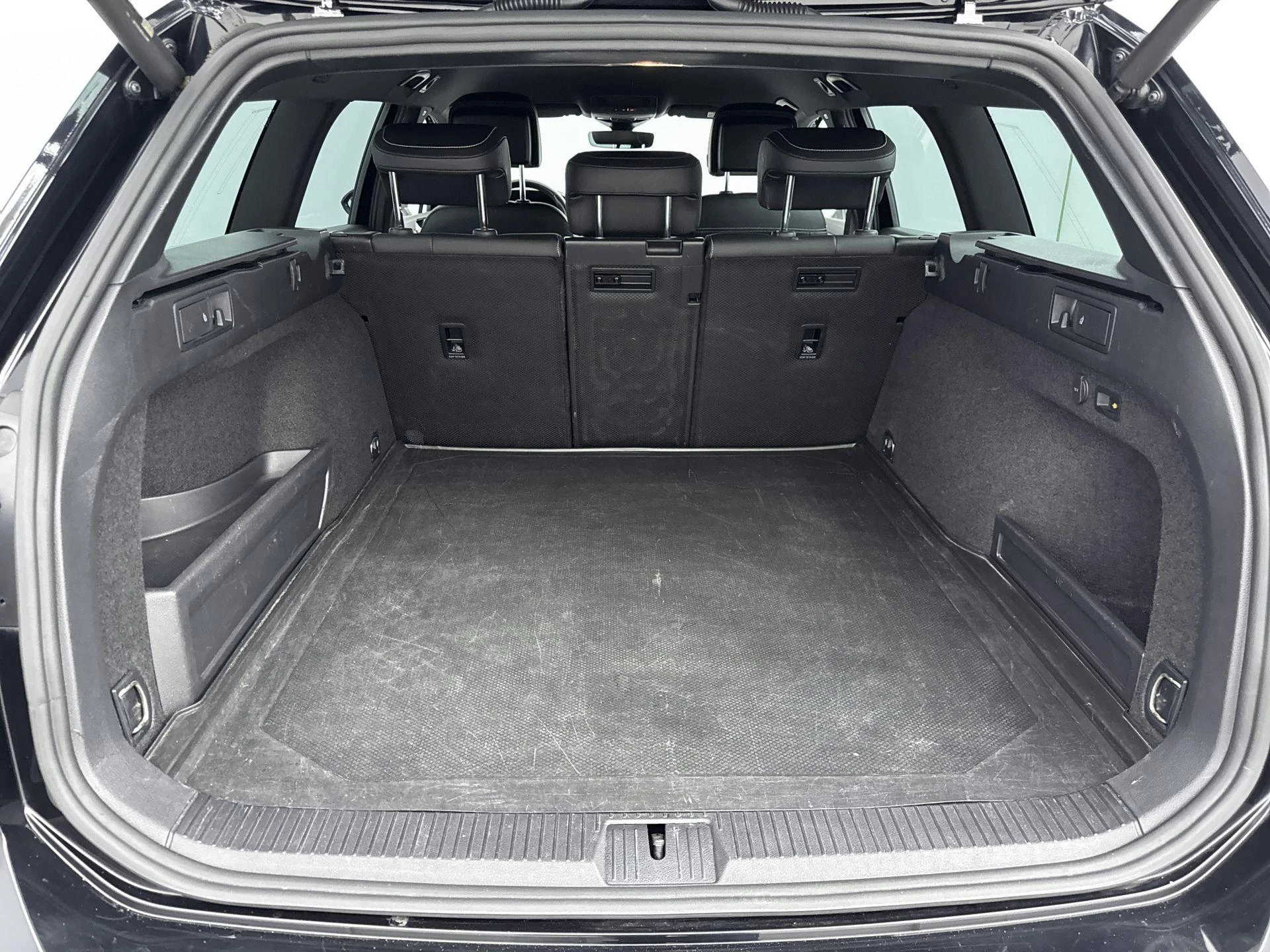 Volkswagen-Passat-image-14