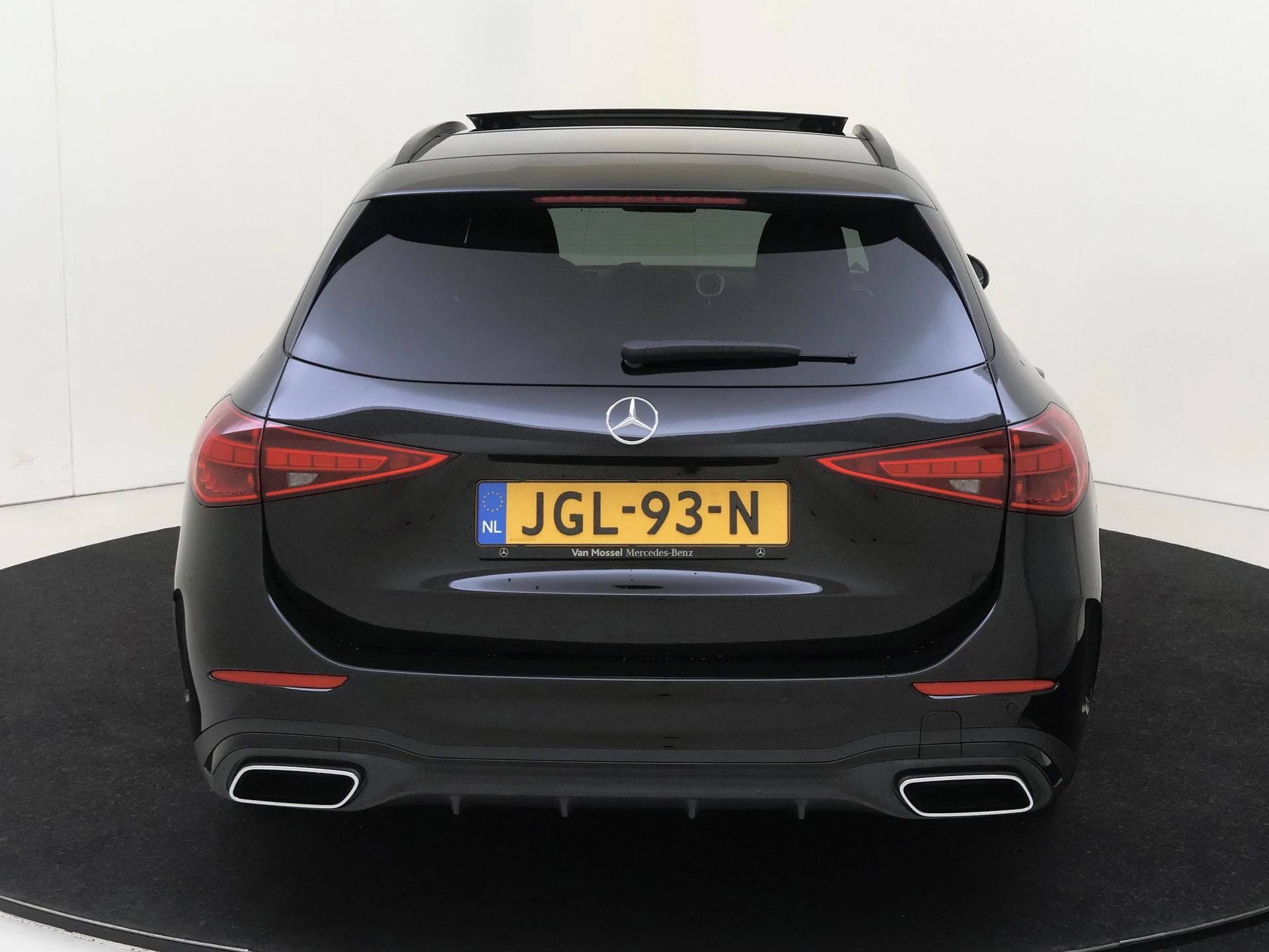 Mercedes-Benz-C-Klasse-image-6