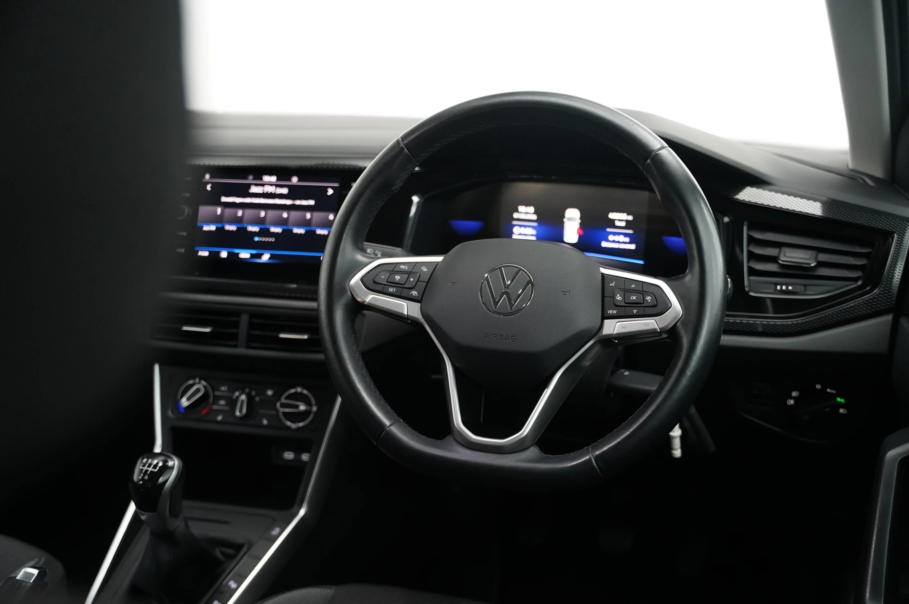 Volkswagen-Taigo-image-8