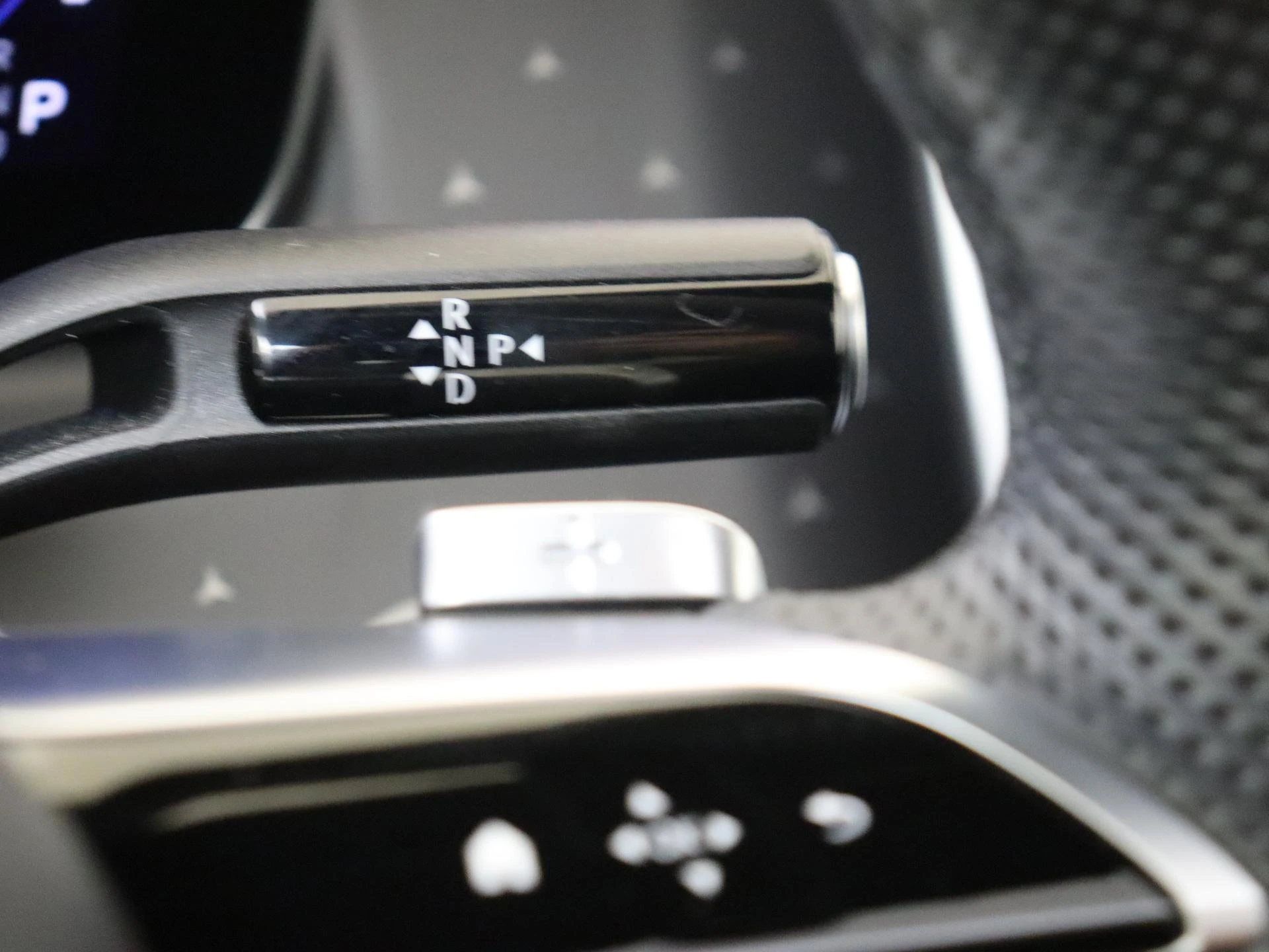 Mercedes-Benz-EQE-image-14