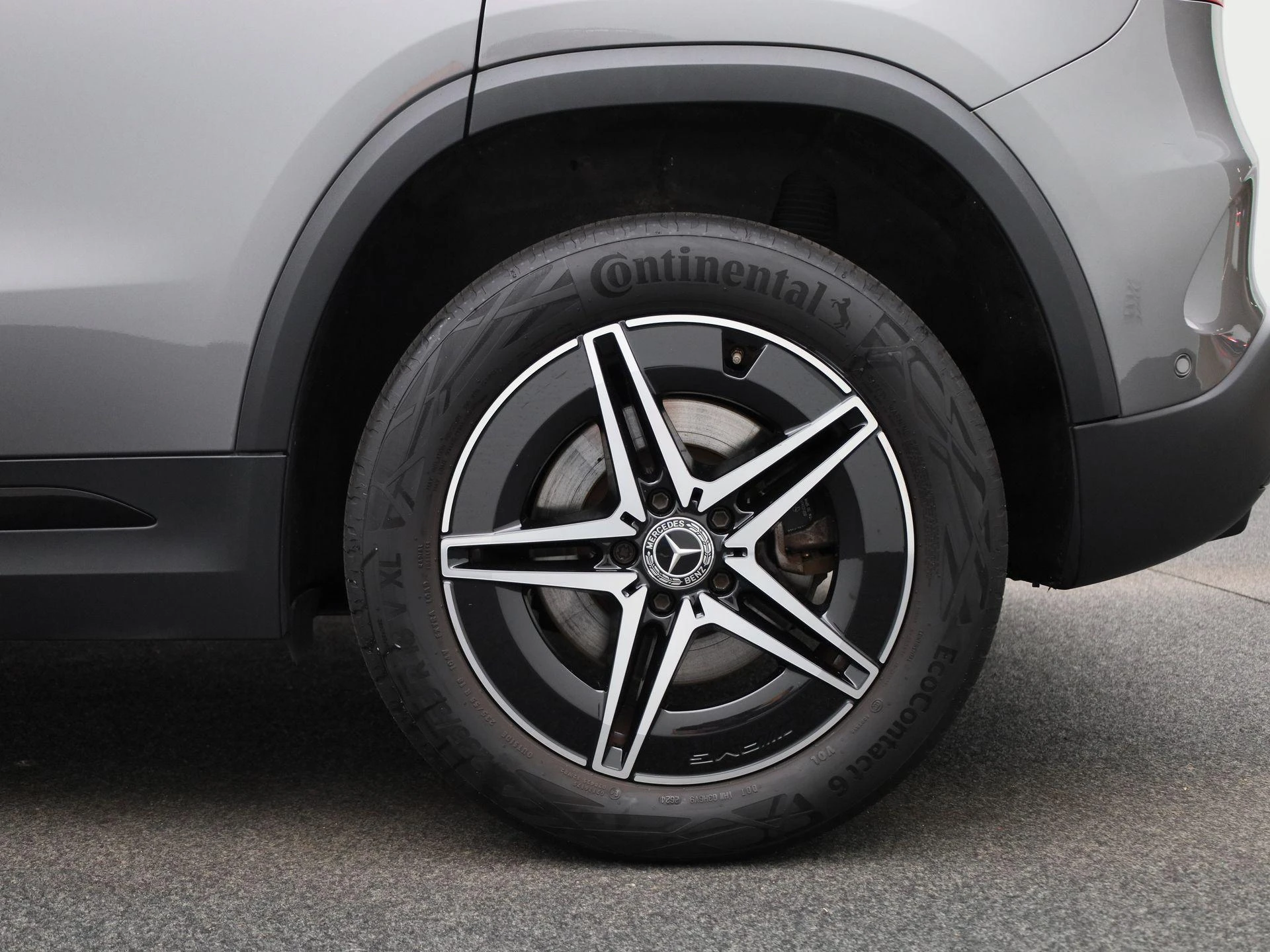 Mercedes-Benz-EQA-image-12