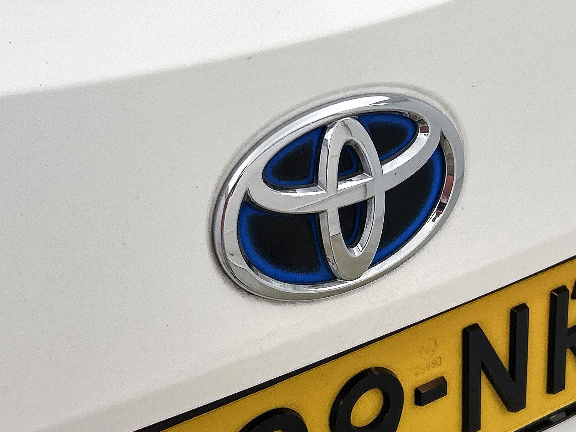 Toyota-Corolla Touring Sports-image-11