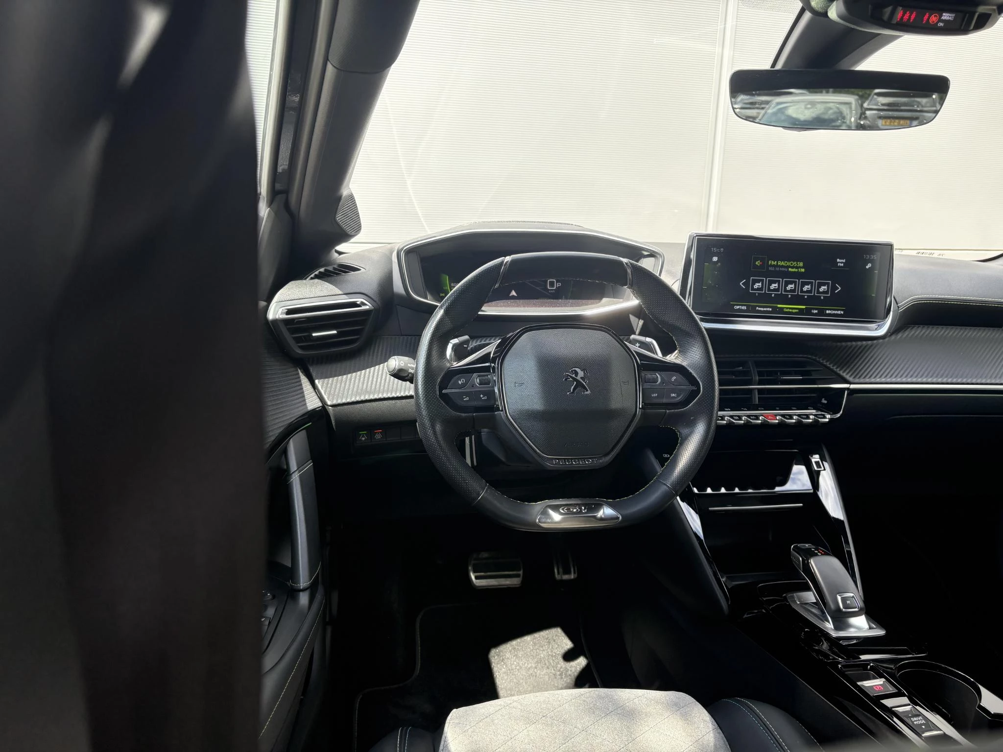 Peugeot-208-image-6