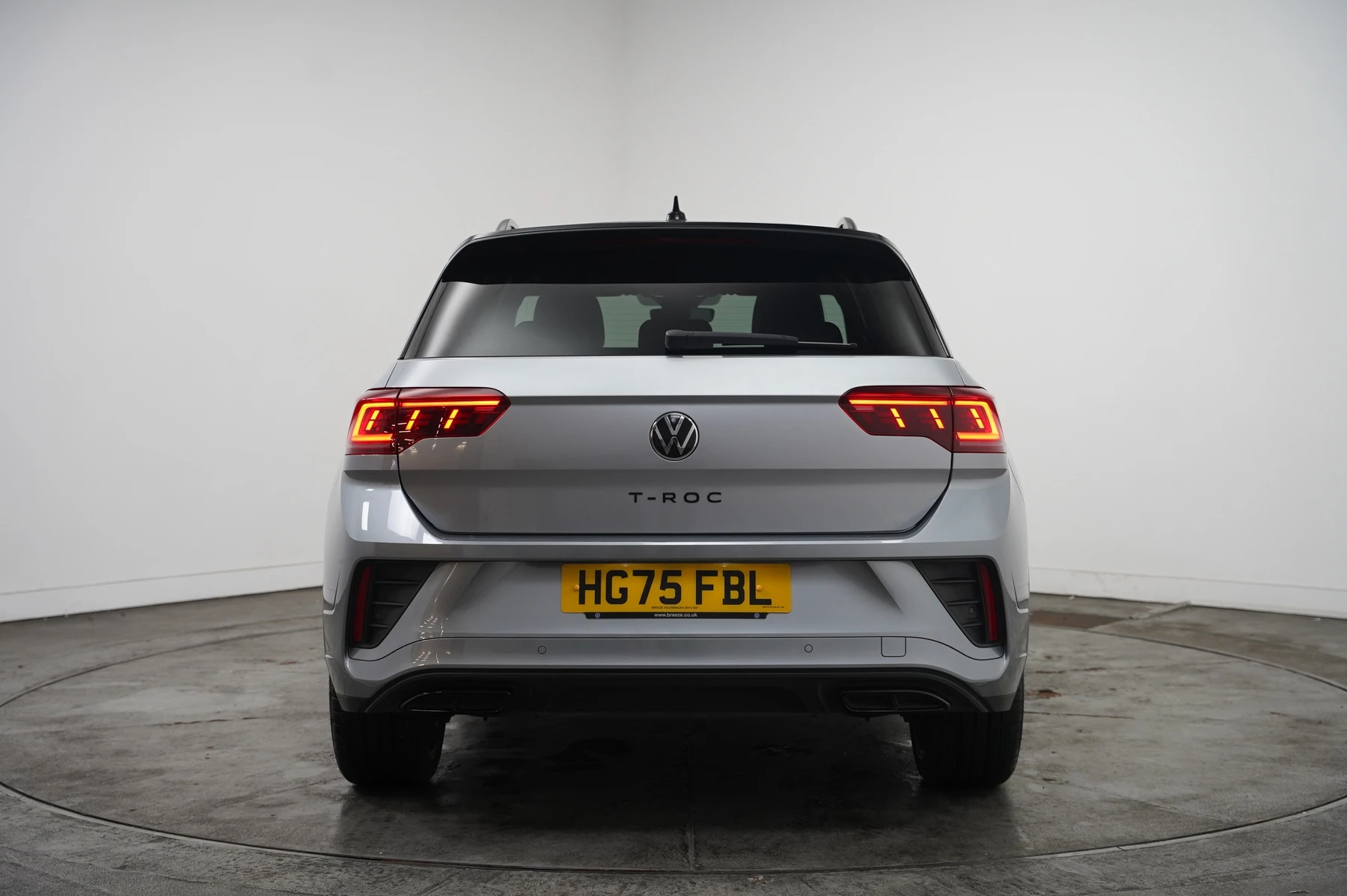 Volkswagen-T-Roc-image-13