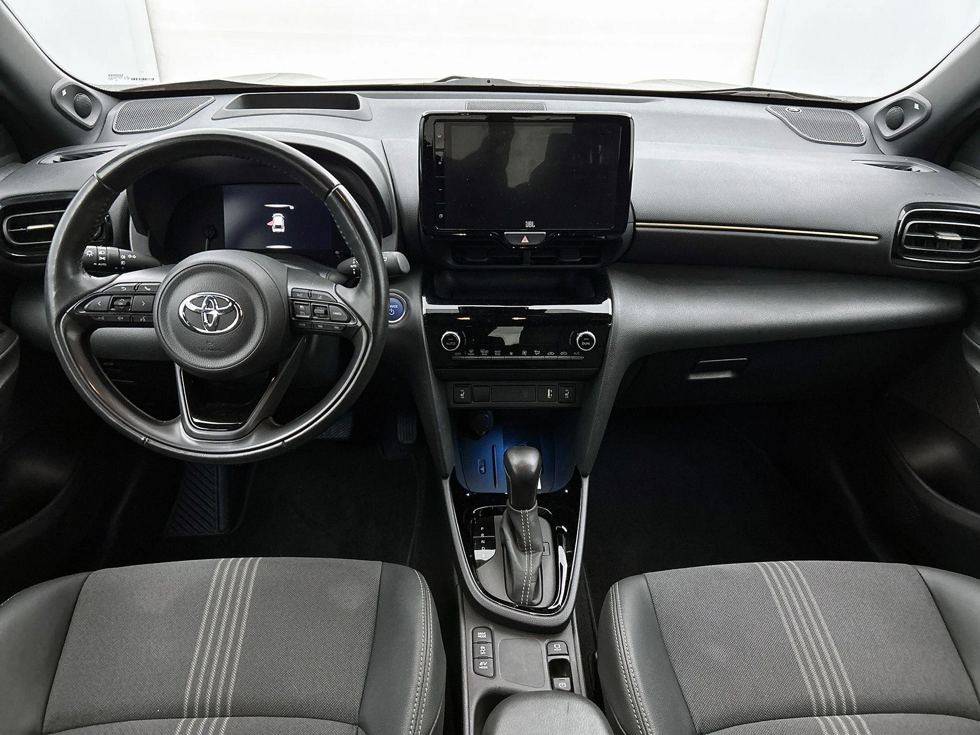 Toyota-Yaris Cross-image-20