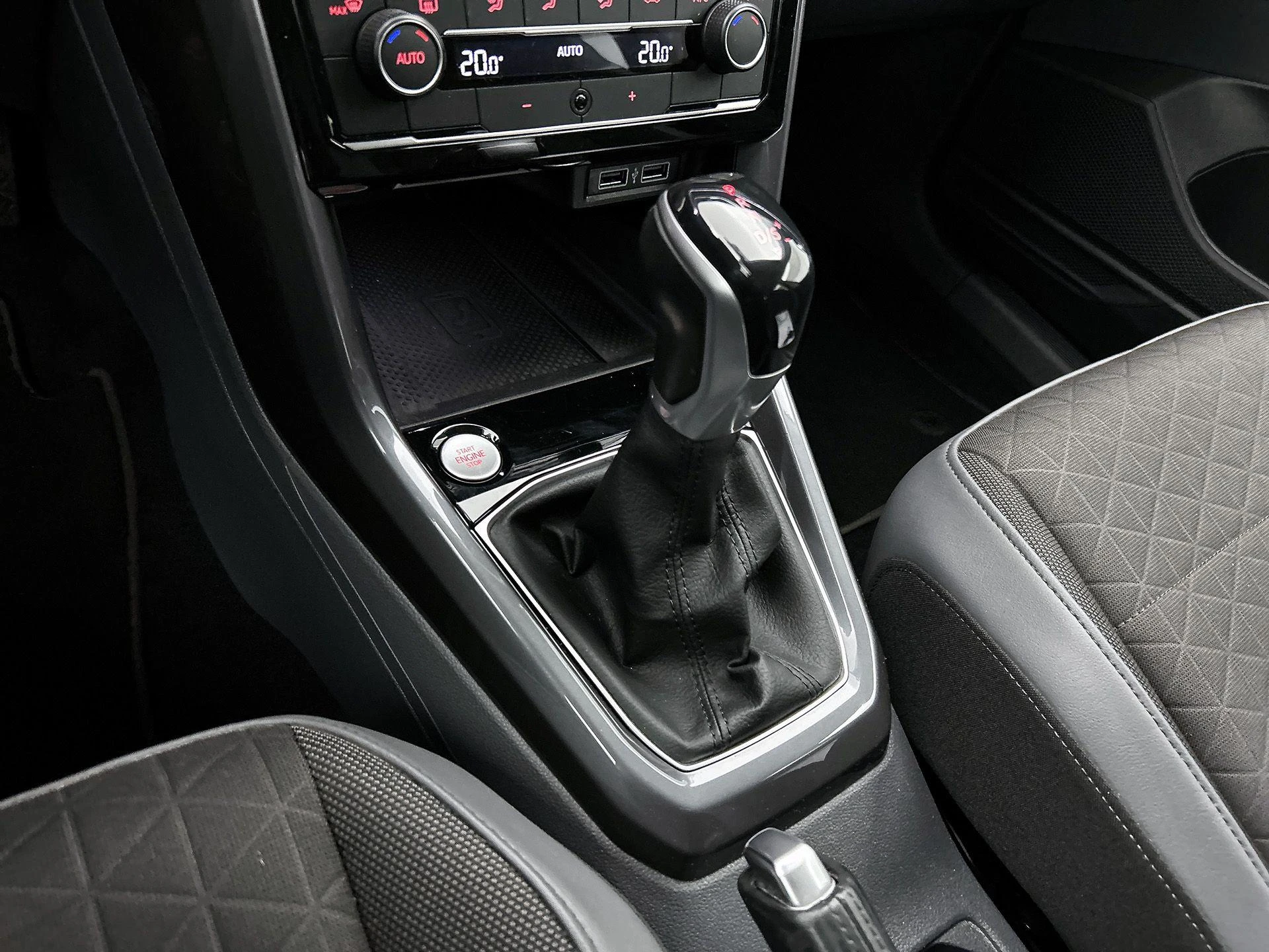 Volkswagen-T-Cross-image-9