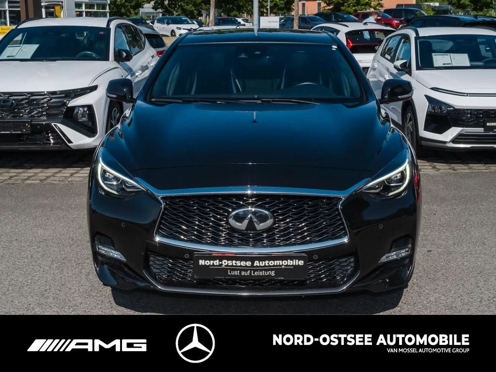 Infiniti Q30 2.0t SPORT AWD TEMPOMAT LED SHZ