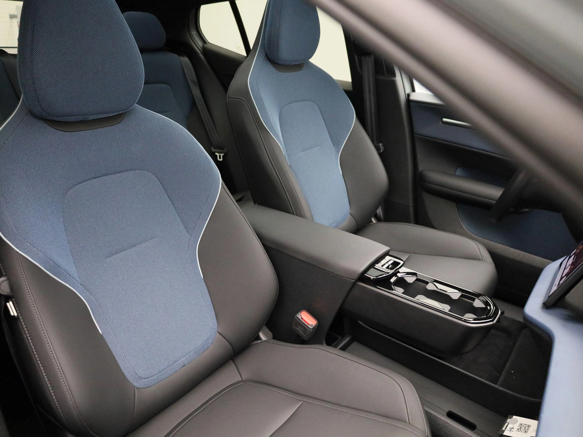 Volvo-EX30-image-42