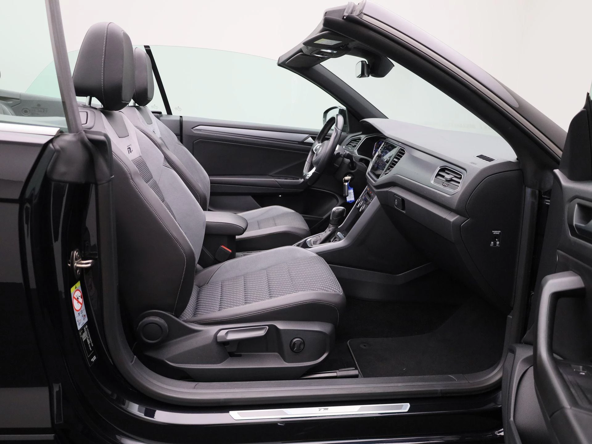 Volkswagen-T-Roc-image-39