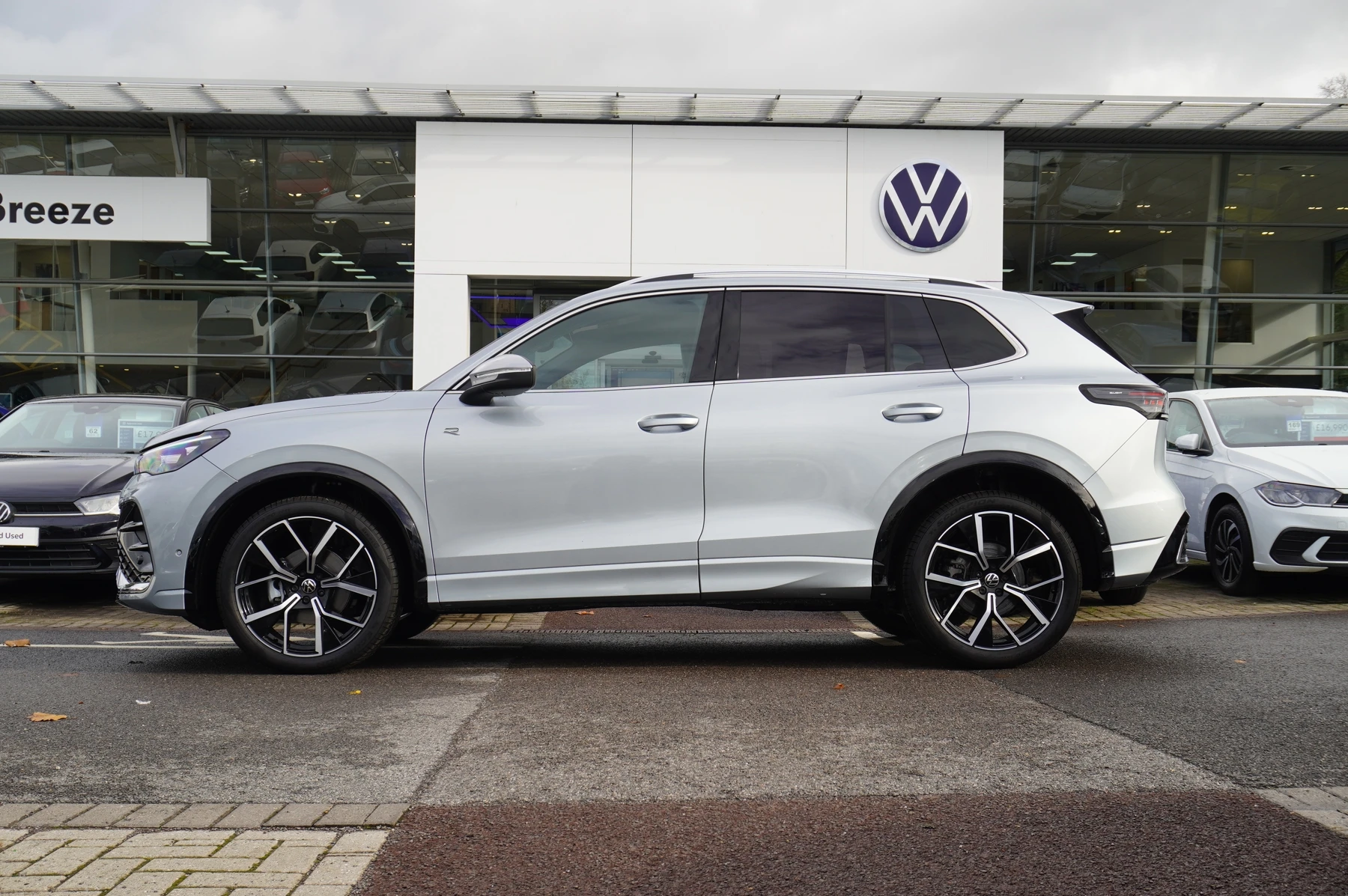 Volkswagen-Tiguan-image-14