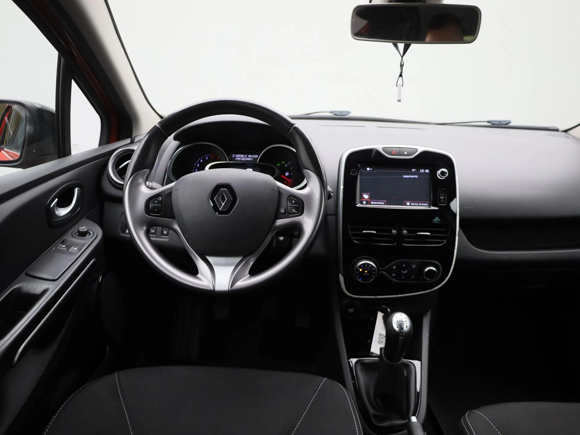Renault-Clio-image-6