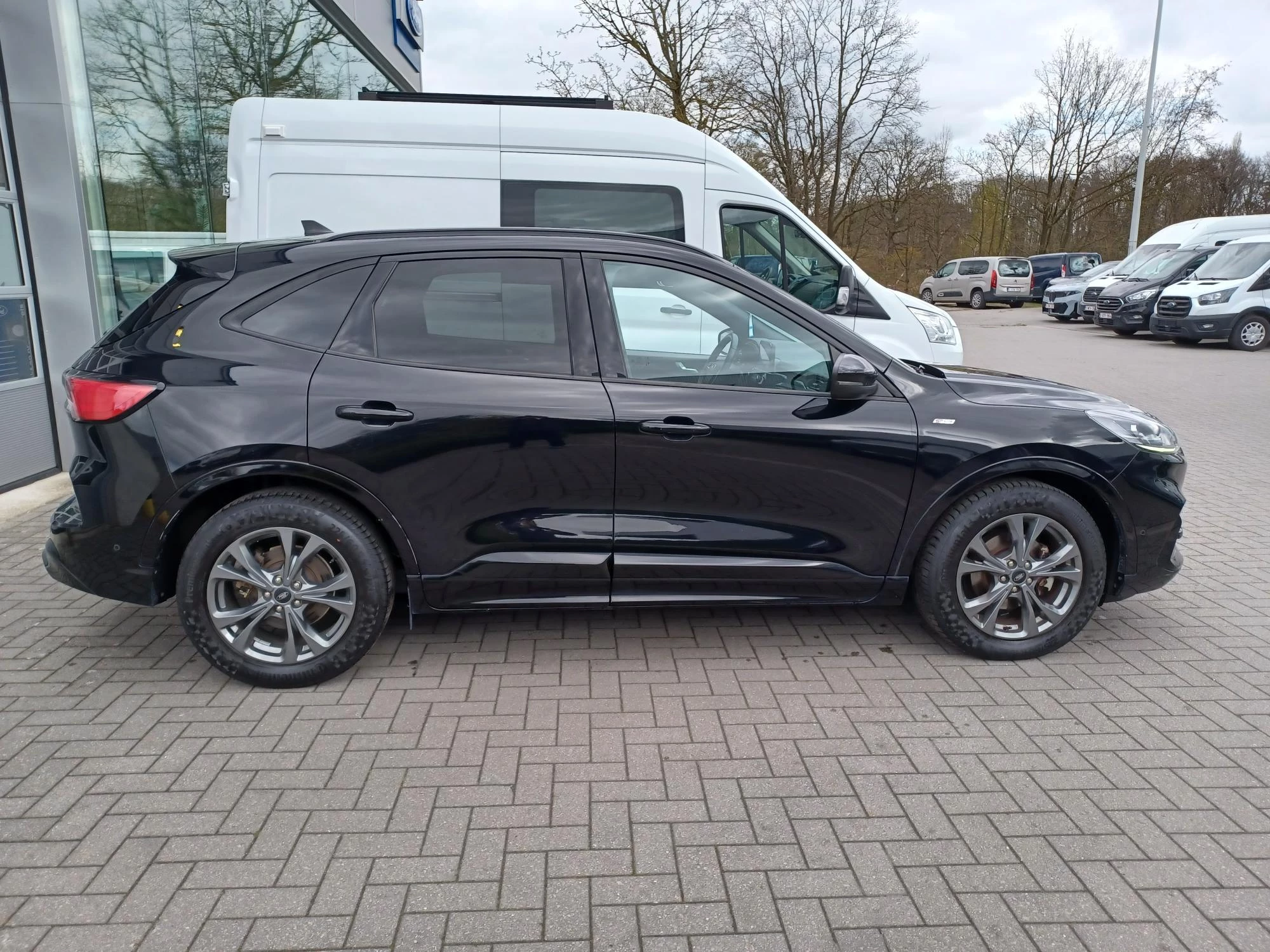 Ford Kuga 2.5i FHEV Aut. 140kW ST-Line