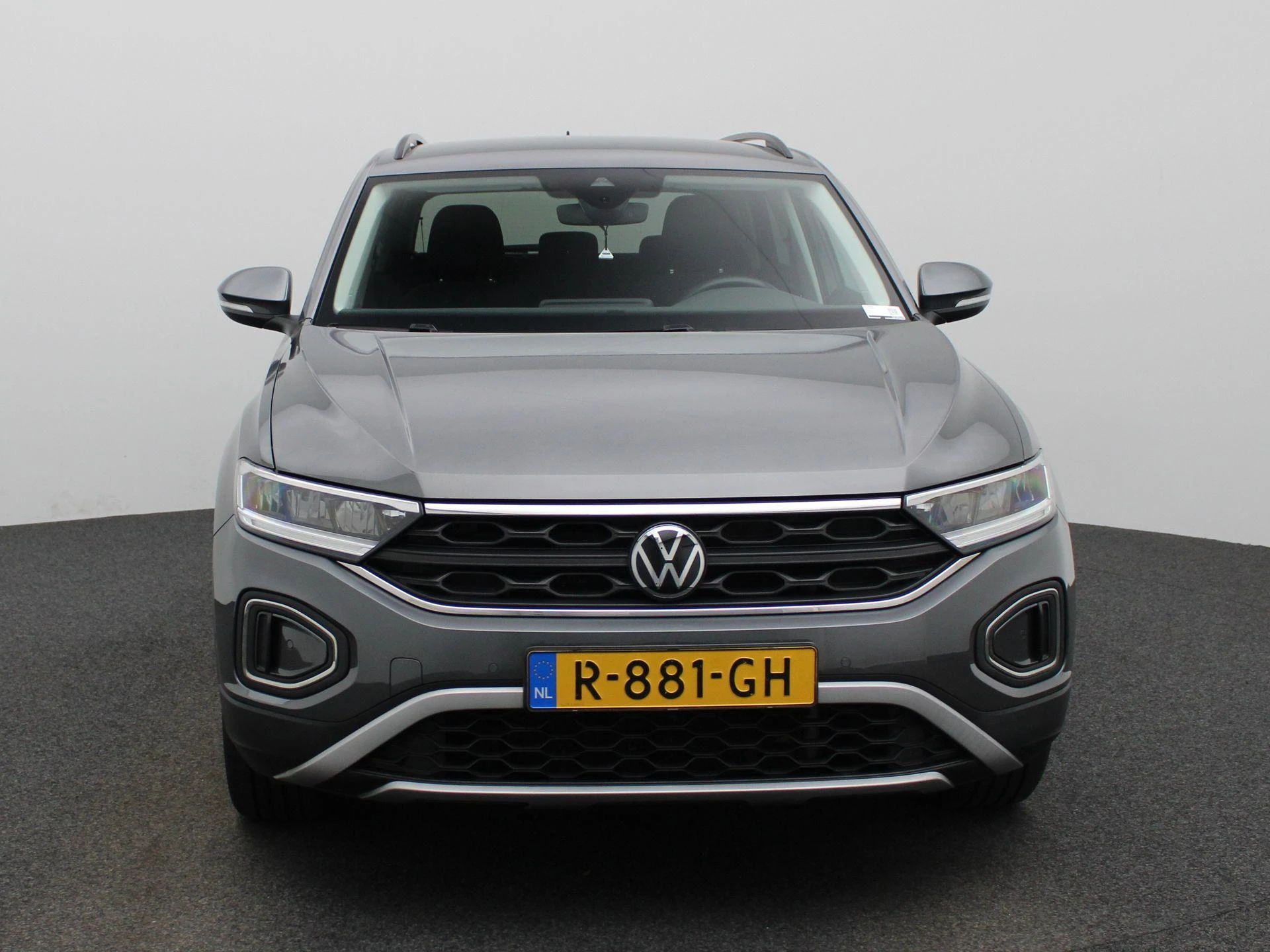 Volkswagen-T-Roc-image-2