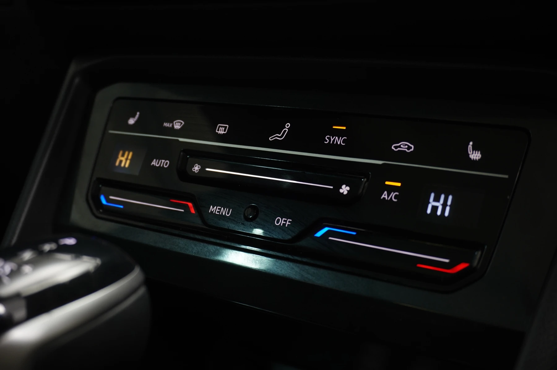 Volkswagen-Tiguan-image-29