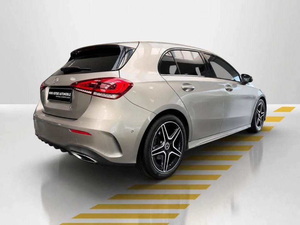 Mercedes-Benz-A-Klasse 250-image-13