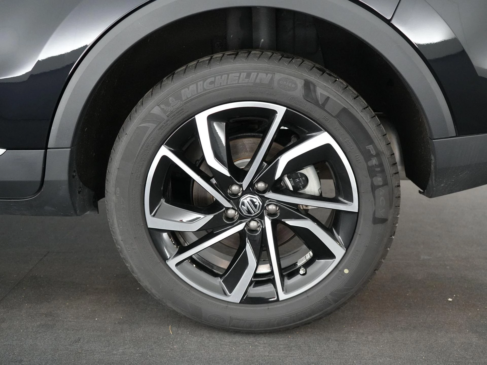 MG ZS ICE 1.0 AT LUXURY FWD