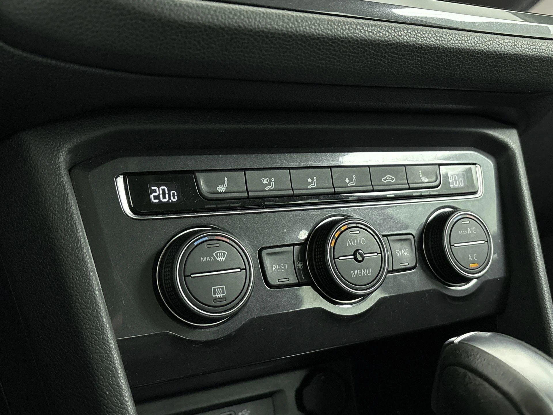 Volkswagen-Tiguan Allspace-image-18