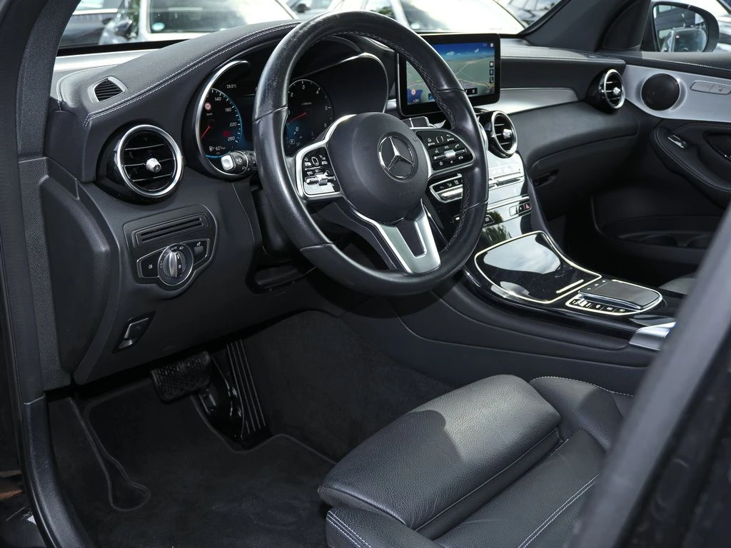 Mercedes-Benz-GLC 400 d-image-8