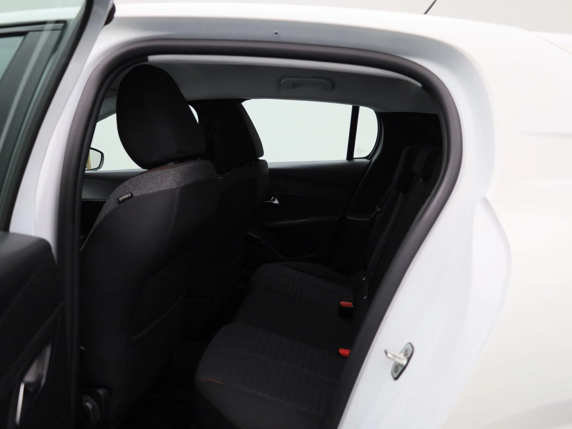 Peugeot-208-image-9