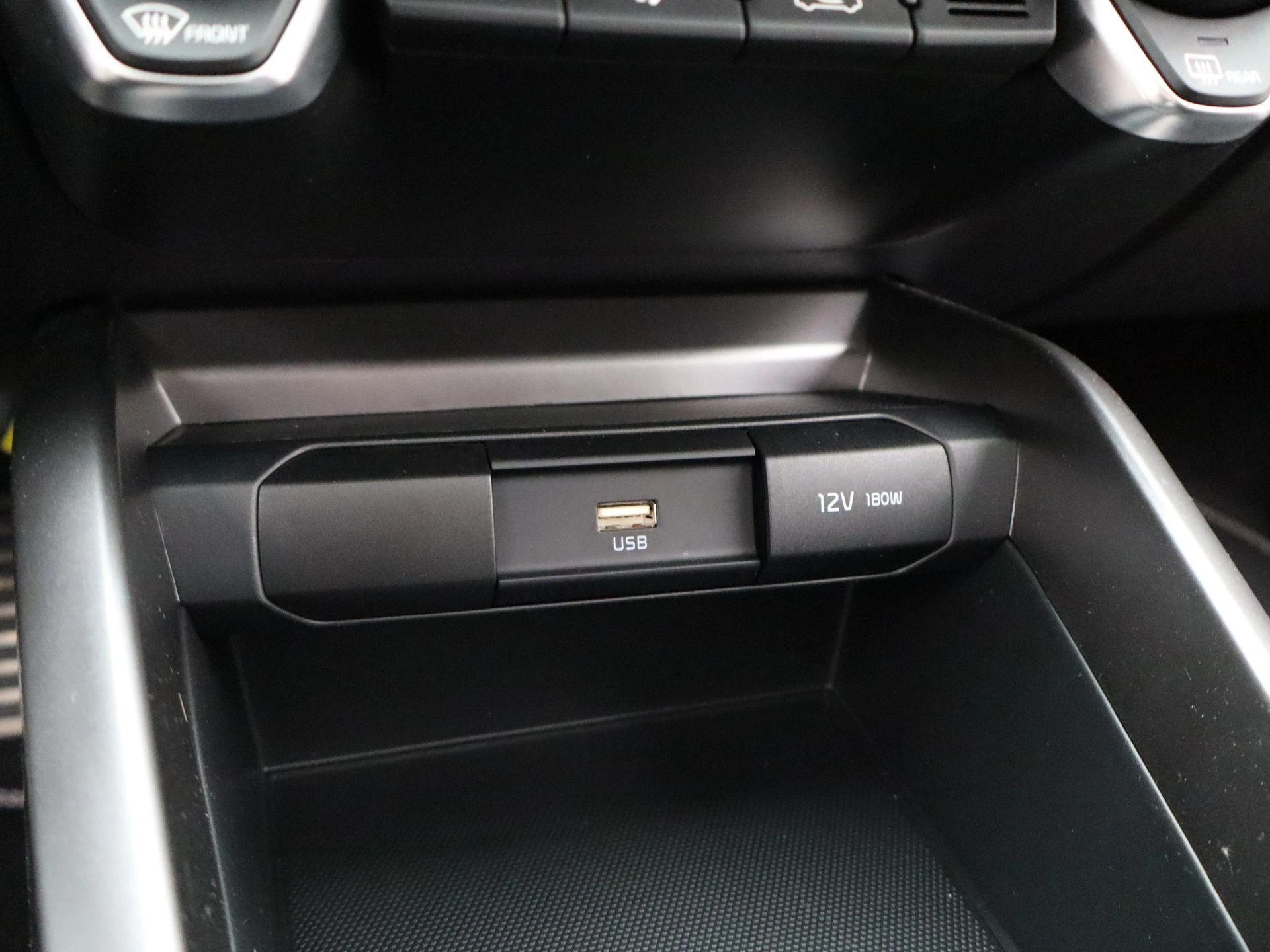Kia-Stonic-image-14