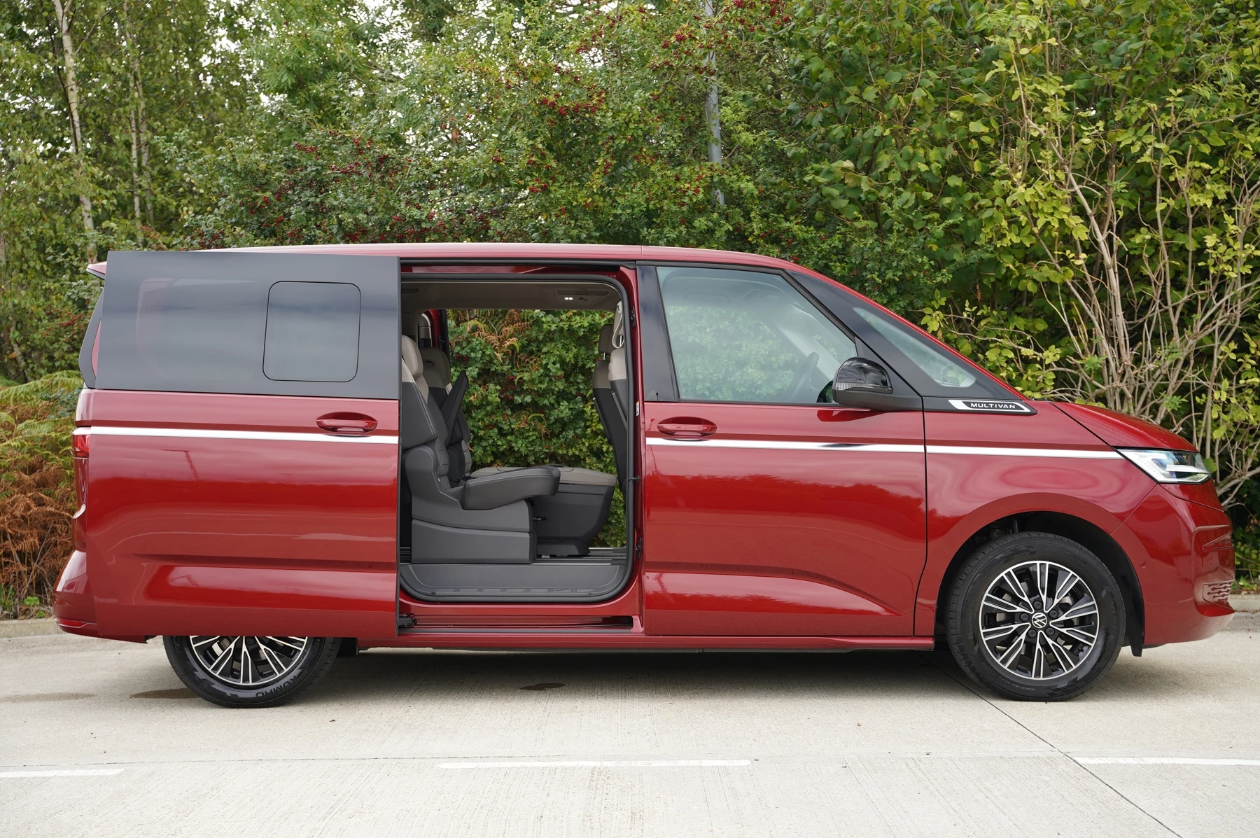Volkswagen-Multivan-image-31