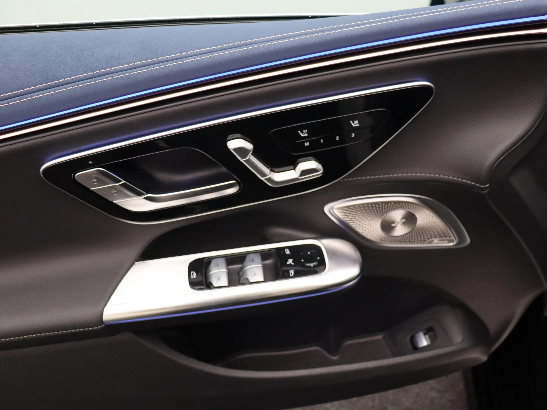 Mercedes-Benz-EQE-image-8